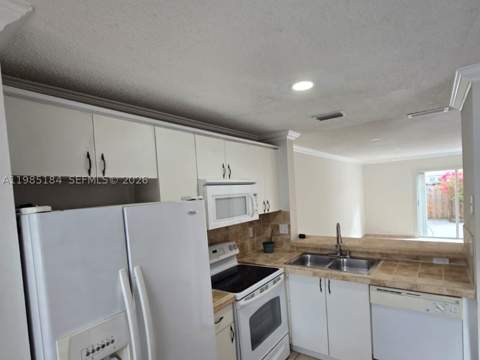 13926 SW 175th Ter, Miami FL - photo 11 of 45