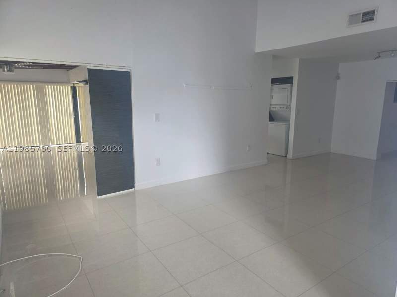 3 bedroom SingleFamilyResidence at 710 SW 99th Ct Cir, Les Chalets II, Miami — photo 5