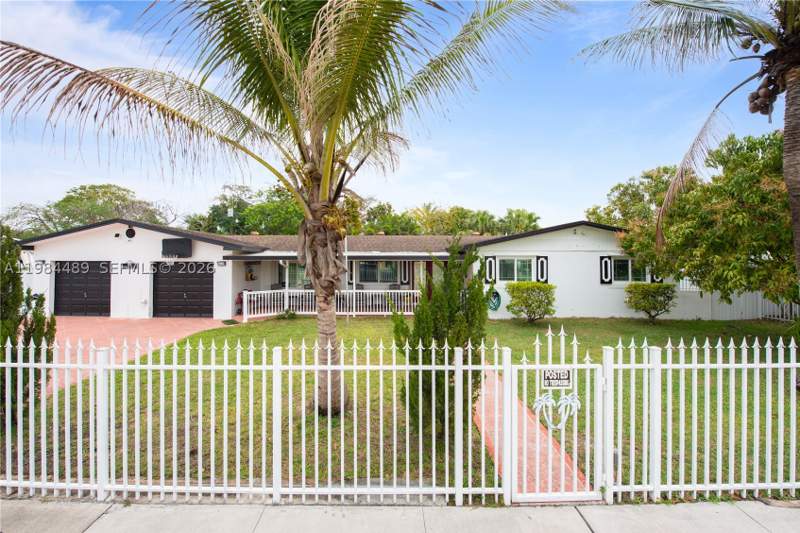 3 bedroom SingleFamilyResidence at 19251 SW 319th St, Mowry Drive Estates, Homestead — photo 2