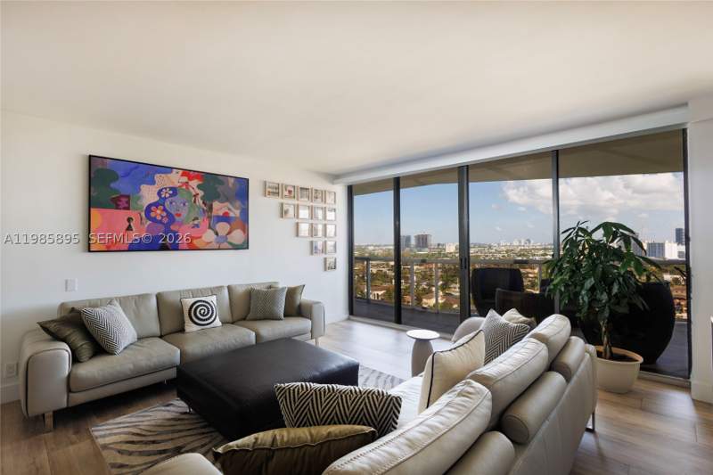 3 bedroom Condominium at 3640 Yacht Club Dr 1701, Harborside At The Waterwa, Aventura — photo 2