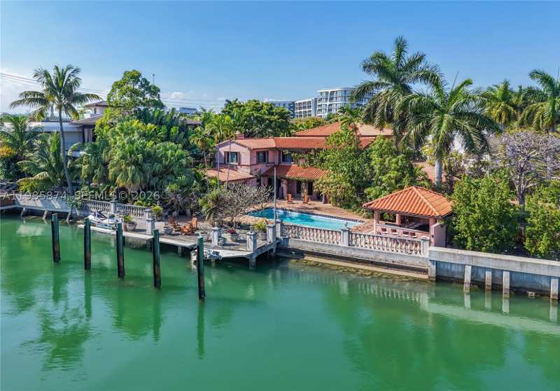 6 bedroom SingleFamilyResidence at 3310 Garden Ave, Garden Sub Amd Pl, Miami Beach — photo 1