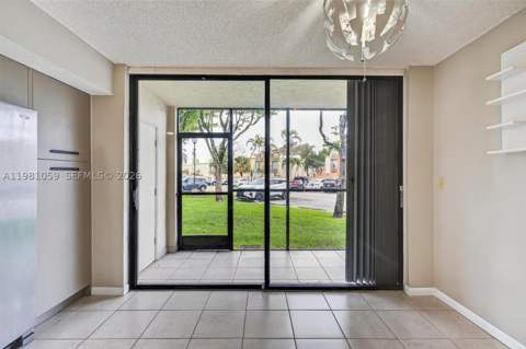 8065 SW 107th Ave 106, Miami FL - photo 6 of 26