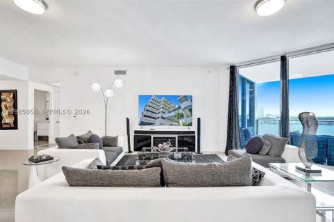 17301 Biscayne Blvd 1207, North Miami Beach FL - photo 10 of 39