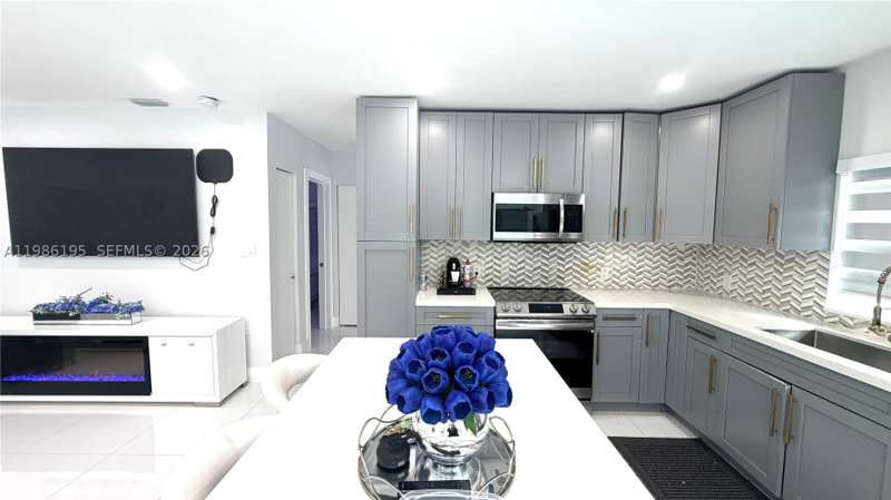 3 bedroom SingleFamilyResidence at 14401 Boggs Dr, Richmond Heights, Miami — photo 1