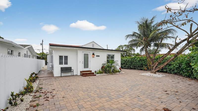 3 bedroom SingleFamilyResidence at 2845 SW 67th Ave, Coral Villa Rev, Miami — photo 3