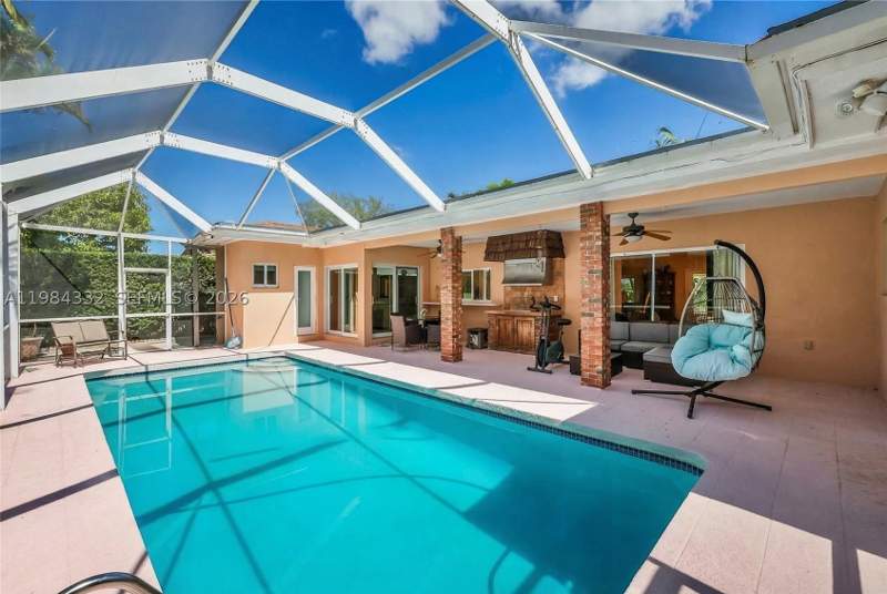 4 bedroom SingleFamilyResidence at 1800 Miami Springs Ave, Fla Fruit Land Cos Sub, Miami Springs — photo 5