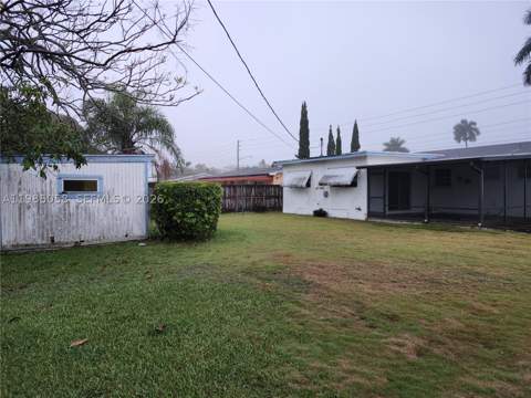 690 NW 19th St, Homestead FL - photo 11 of 12
