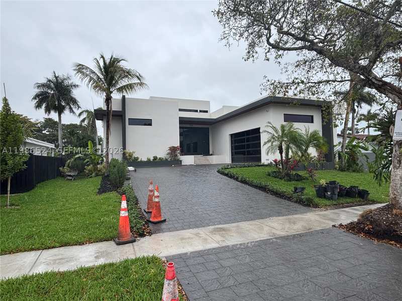 5 bedroom SingleFamilyResidence at 2161 NE 124th St, Aviation Country Club 1st, North Miami — photo 1
