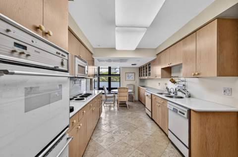 5500 Collins Avenue 302, Miami Beach FL - photo 7 of 43