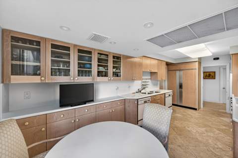 5500 Collins Avenue 302, Miami Beach FL - photo 9 of 43