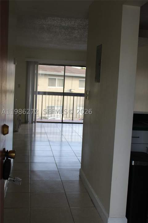 2295 W 53rd Pl 201, Hialeah FL - photo 15 of 19