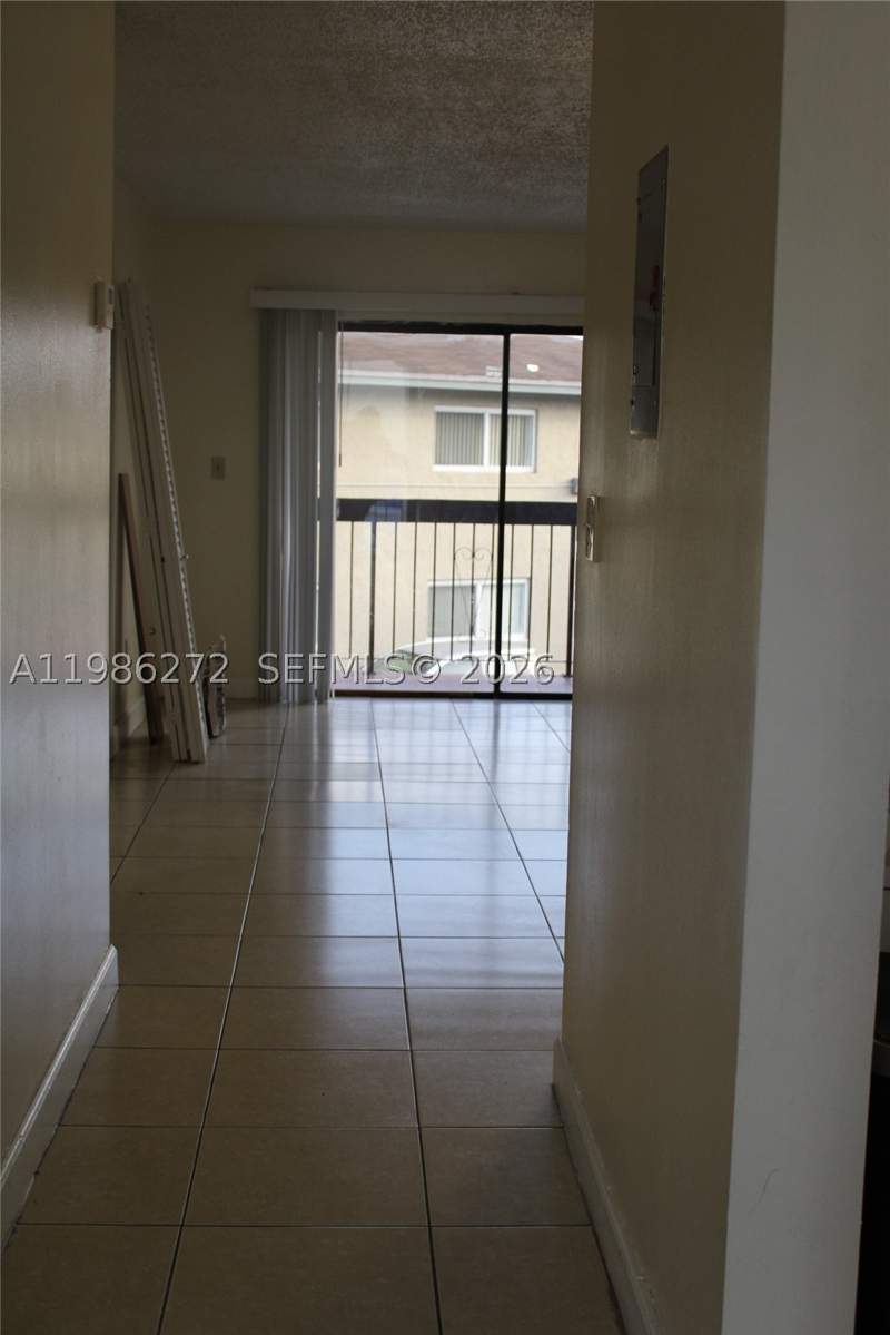 2 bedroom Condominium at 2295 W 53rd Pl 201, Expo Towers Condo, Hialeah — photo 2
