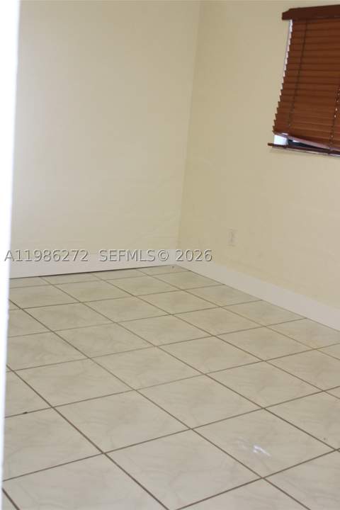 2295 W 53rd Pl 201, Hialeah FL - photo 7 of 19