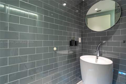 2627 S Bayshore Dr 1408, Miami FL - photo 11 of 30