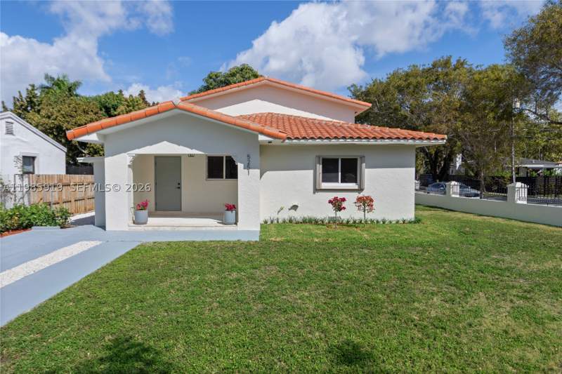 4 bedroom SingleFamilyResidence at 5251 SW 6th St, Hazelton Park, Miami — photo 5