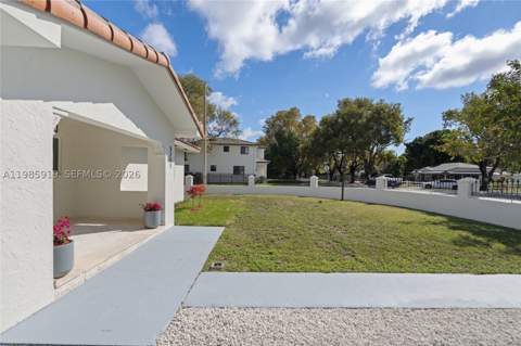 5251 SW 6th St, Miami FL - photo 6 of 39