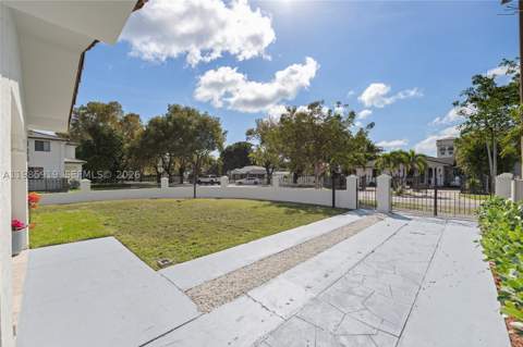 5251 SW 6th St, Miami FL - photo 7 of 39