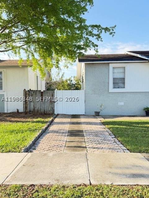 3 bedroom SingleFamilyResidence at 9770 SW 210th St, Aurora Park Sub, Cutler Bay — photo 5