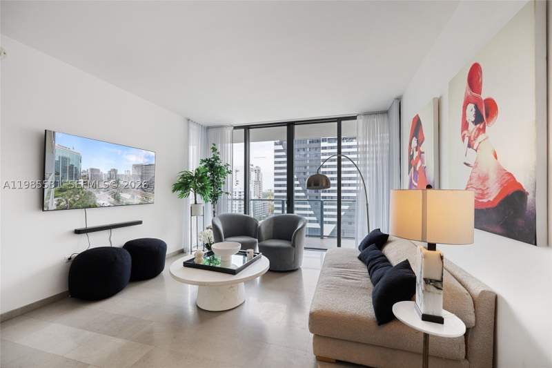 2 bedroom Condominium at 88 SW 7th St 1010, Rise Condo, Miami — photo 3