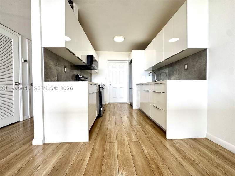 1 bedroom Condominium at 16850 S Glades Dr 8C, Andor Plaza Condo, North Miami Beach — photo 2