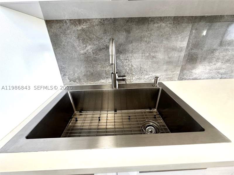 1 bedroom Condominium at 16850 S Glades Dr 8C, Andor Plaza Condo, North Miami Beach — photo 4