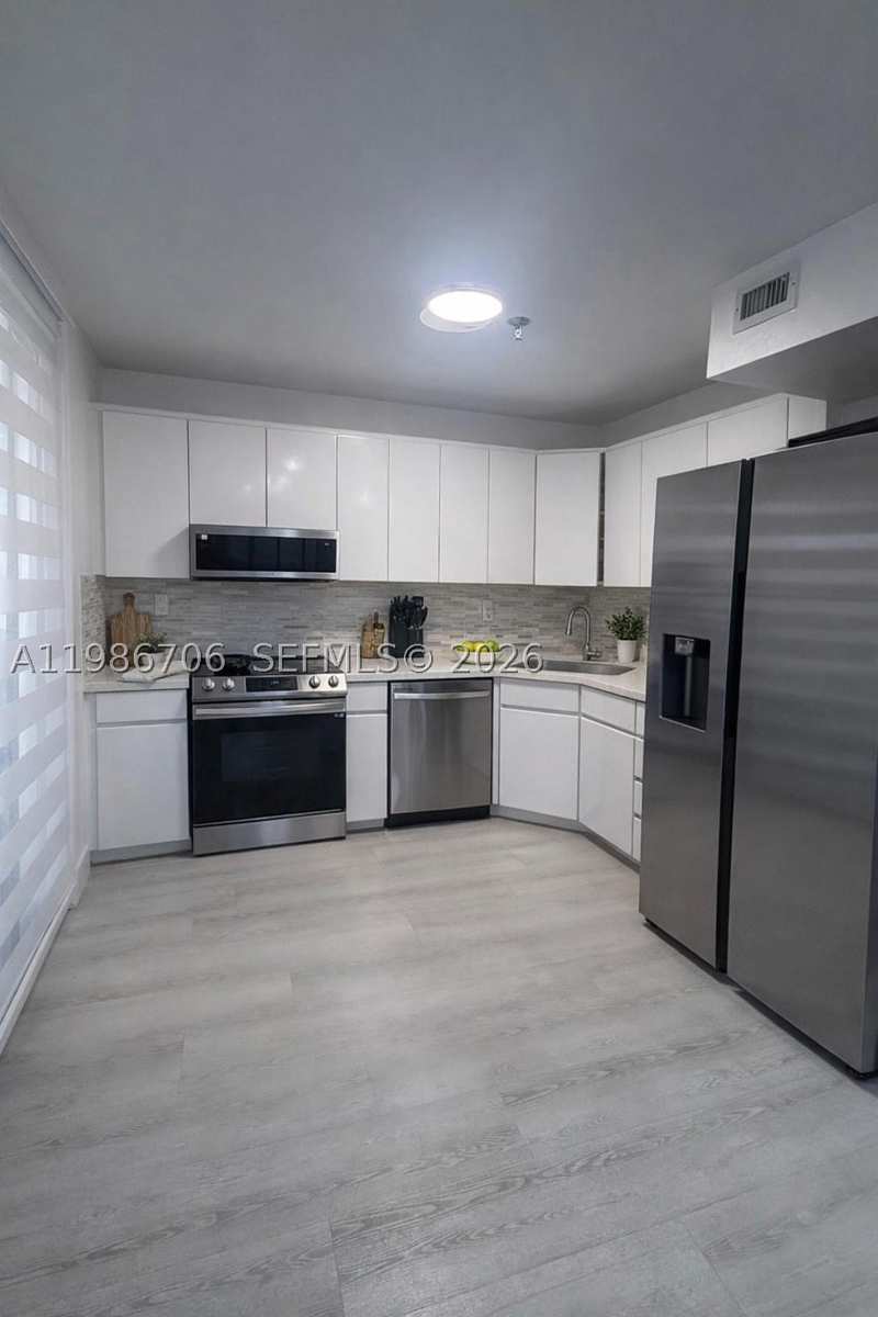 2 bedroom Condominium at 671 NE 195th St 219-E, Cedar Glenn Condo Apts Ea, Miami — photo 1