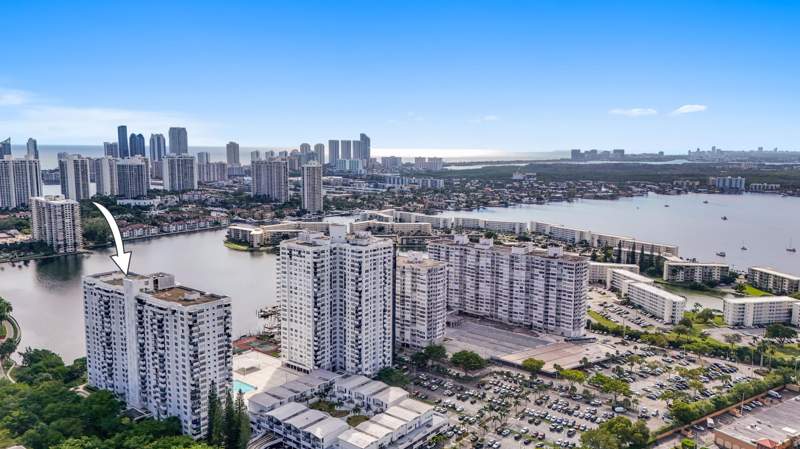2 bedroom Condominium at 2780 NE 183rd Street 716, Commodore Plaza Condo, Aventura — photo 3