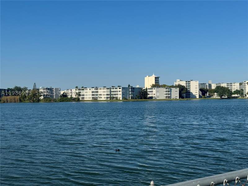 2 bedroom Condominium at 1481 NE Miami Gardens Dr 162, Fourth Moorings Condo, Miami — photo 3