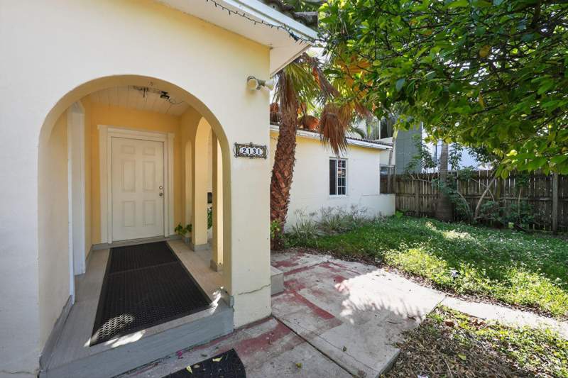 3 bedroom SingleFamilyResidence at 2131 Biarritz Drive, Isle Of Normandy Miami Vie, Miami Beach — photo 3