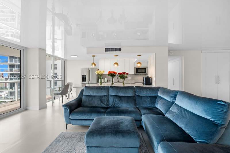 2 bedroom Condominium at 230 S 174th St 2202, Winston Tower 300 Condo, Sunny Isles Beach — photo 2