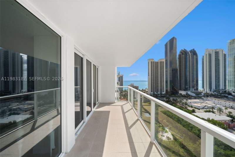 2 bedroom Condominium at 230 S 174th St 2202, Winston Tower 300 Condo, Sunny Isles Beach — photo 5