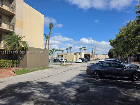 8615 NW 8th St 319, Miami FL - photo 12 of 22