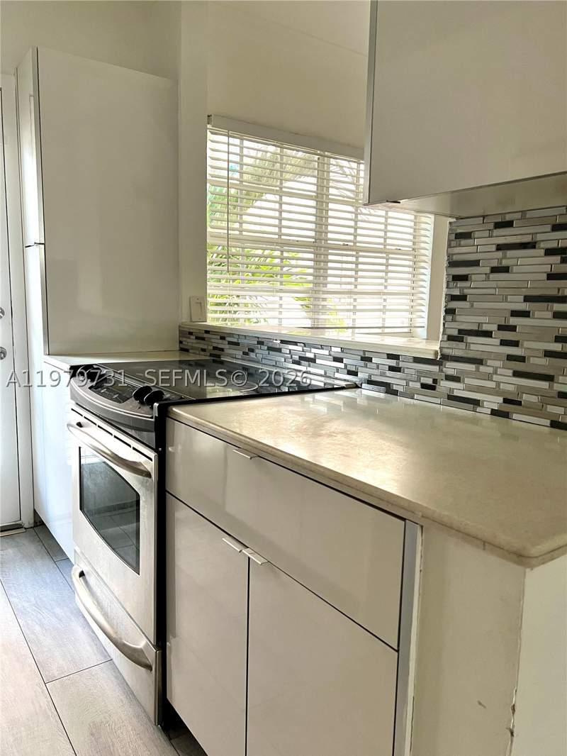 1 bedroom Condominium at 1551 Michigan Ave 13, Lincoln Place Condo, Miami Beach — photo 4
