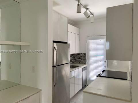 1551 Michigan Ave 13, Miami Beach FL - photo 7 of 10