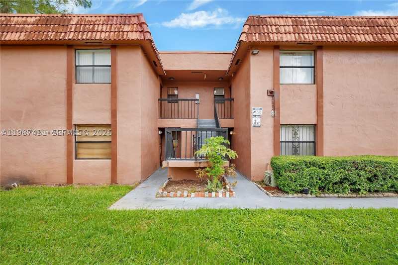 3 bedroom Condominium at 6580 W 27th Ct 58-12, Lago Grande Condo Three B, Hialeah — photo 1