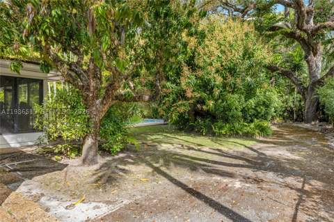 731 San Juan Dr, Coral Gables FL - photo 12 of 26