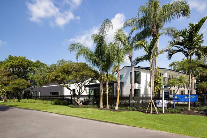 6 bedroom SingleFamilyResidence at 1701 Micanopy Ave, E M Pattisons, Coconut Grove — photo 2