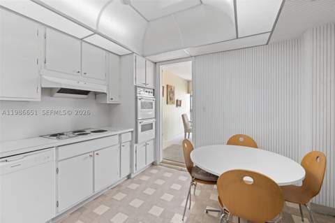 5055 Collins Ave 5M, Miami Beach FL - photo 7 of 39