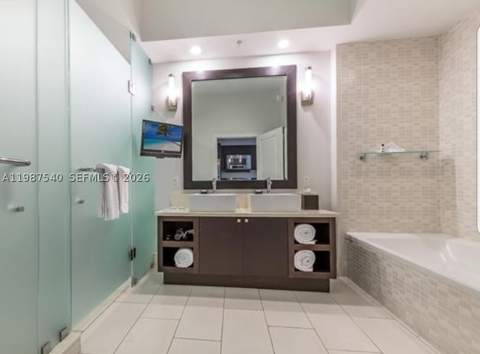 5300 NW 87 Avenue 406, Doral FL - photo 6 of 9