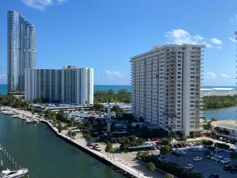 400 Kings Point Drive 1423, Sunny Isles Beach FL - photo 19 of 31