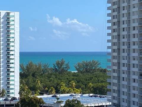 400 Kings Point Drive 1423, Sunny Isles Beach FL - photo 20 of 31
