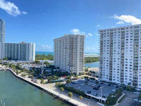 400 Kings Point Drive 1423, Sunny Isles Beach FL - photo 22 of 31
