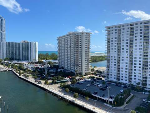 400 Kings Point Drive 1423, Sunny Isles Beach FL - photo 23 of 31
