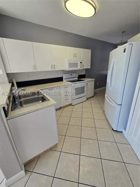 5630 NW 107th Ave 1605, Doral FL - photo 8 of 19