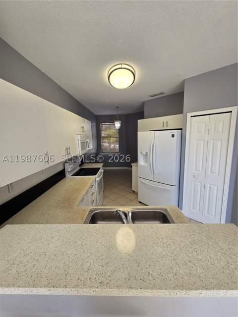 5630 NW 107th Ave 1605, Doral FL - photo 9 of 19