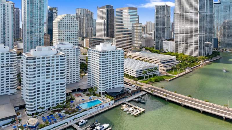 2 bedroom Condominium at 801 Brickell Bay Dr 361, Four Ambassadors Condo, Miami — photo 2