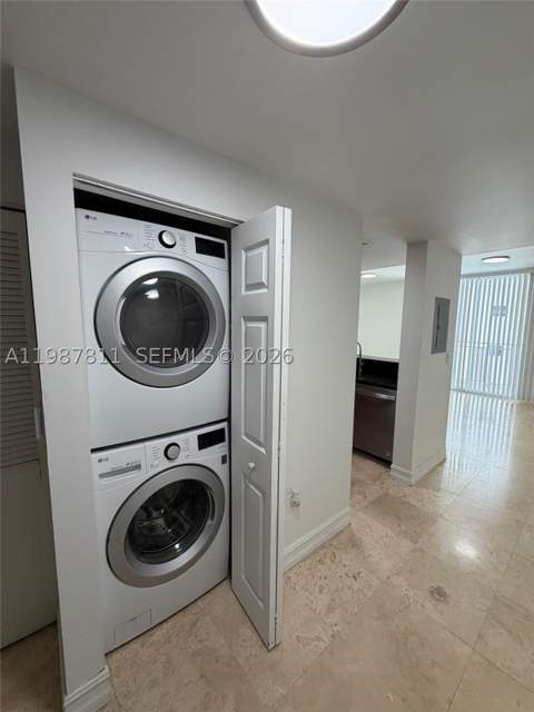 185 SE 14th Ter 2701, Miami FL - photo 12 of 25