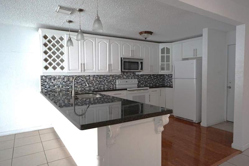 4 bedroom SingleFamilyResidence at 18011 SW 139th Court, Mimi Sub, Miami — photo 3