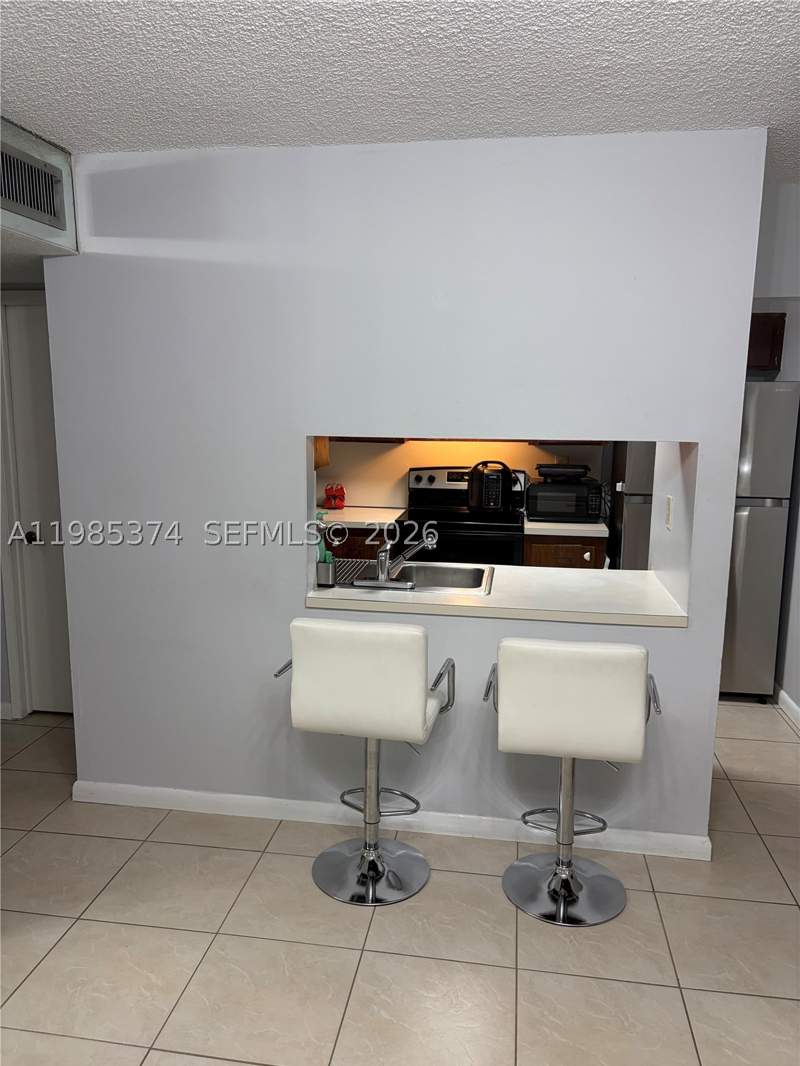 1 bedroom Condominium at 571 NW 107th Ave 205, West Lake Village Condo, Miami — photo 2
