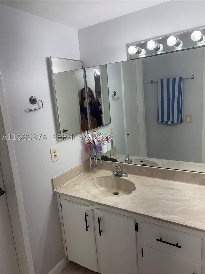 1 bedroom Condominium at 571 NW 107th Ave 205, West Lake Village Condo, Miami — photo 5